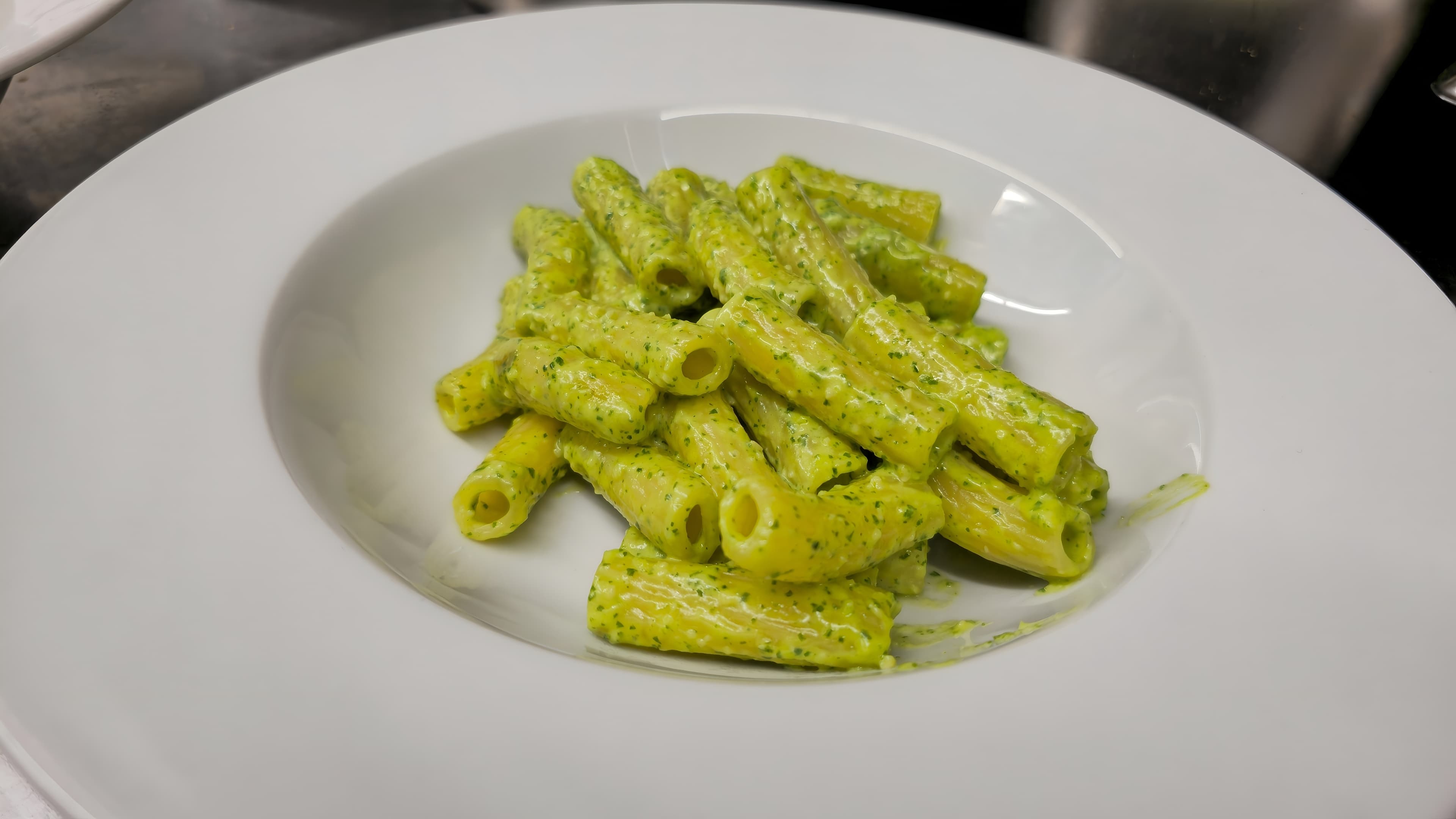 Pasta al Pesto – italienische Pasta mit frischem Basilikumpesto